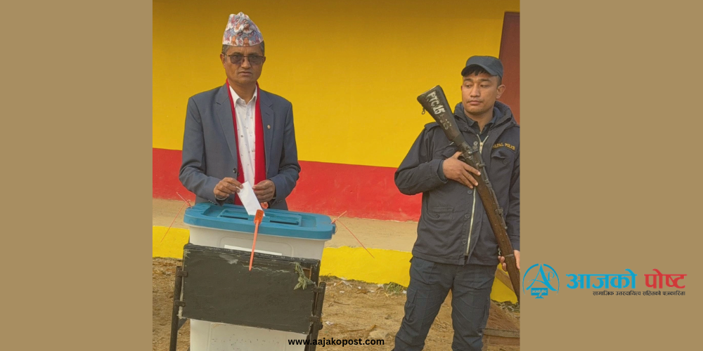 सूर्य थापाले गरे पहिलो मतदान
