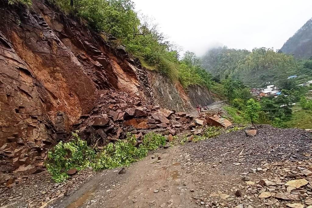 अवरुद्ध बाग्दुला–बाहाने सडक