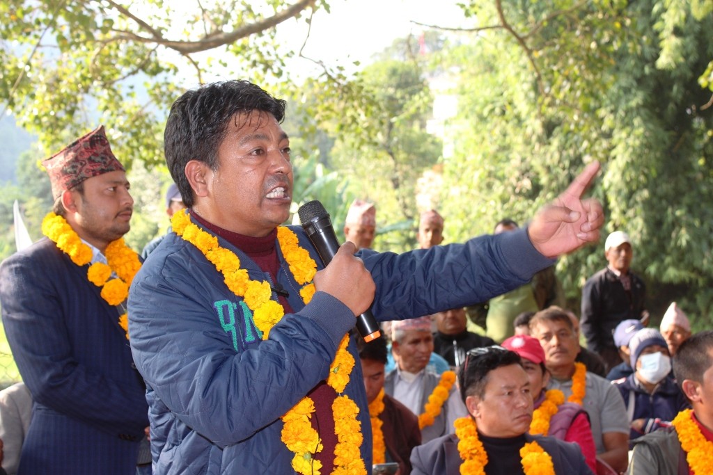 राजमोप्रति आक्रोशित हुँदै विष्टले भने,‘मंसीर ४ पछि प्यूठानमा गिलास देख्नुपर्दैन्’ (भिडियो सहित)