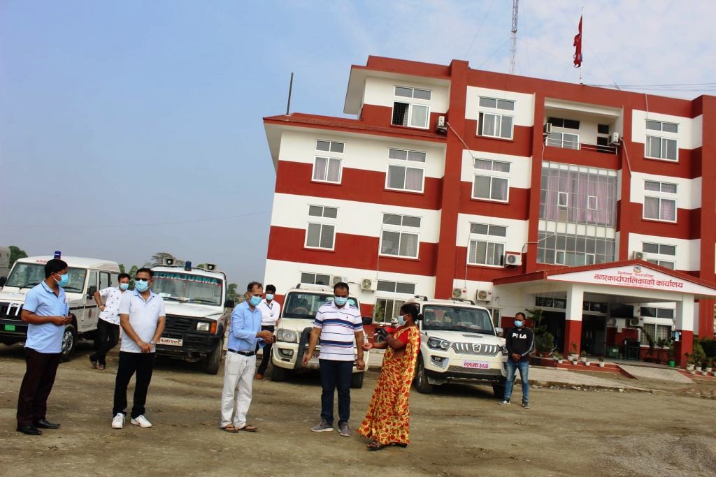 तिलोत्तमाका मेयर उपमेयर चढ्ने गाडी अब एम्बुलेन्स