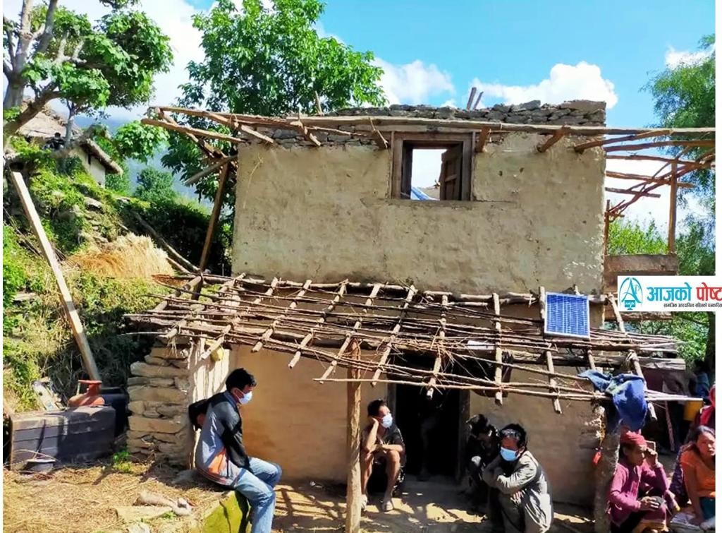 स्याउलीवाङमा ढुंगाले च्याप्दा श्रीमान, श्रीमती र छोराको मृत्यु